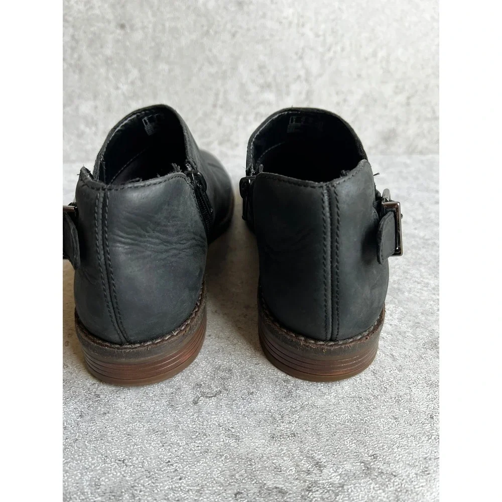 Clarks Camzin Women Short Black Leather‎ Ankle Booties Zip Buckle 7.5 Comfort